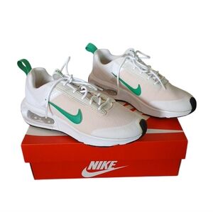 Nike Air Max Intrlk Lite NIB Sneakers Womens Size 6.5